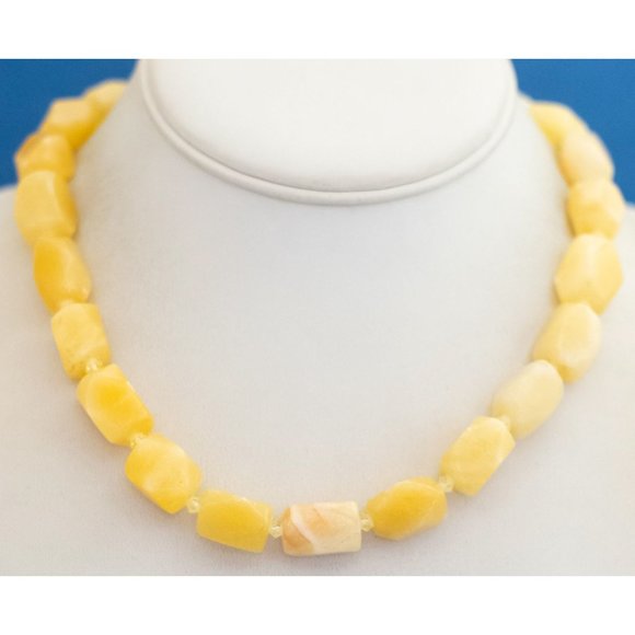 17 inch, Vintage Stone Beaded and Sterling Silver Necklace - R36 - Picture 2 of 3